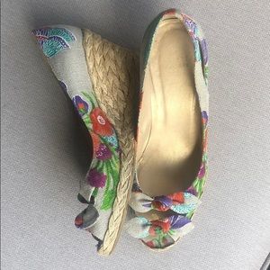 🔅SALE🔅 Stuart Weitzman Floral Peep Toe Espadrilles